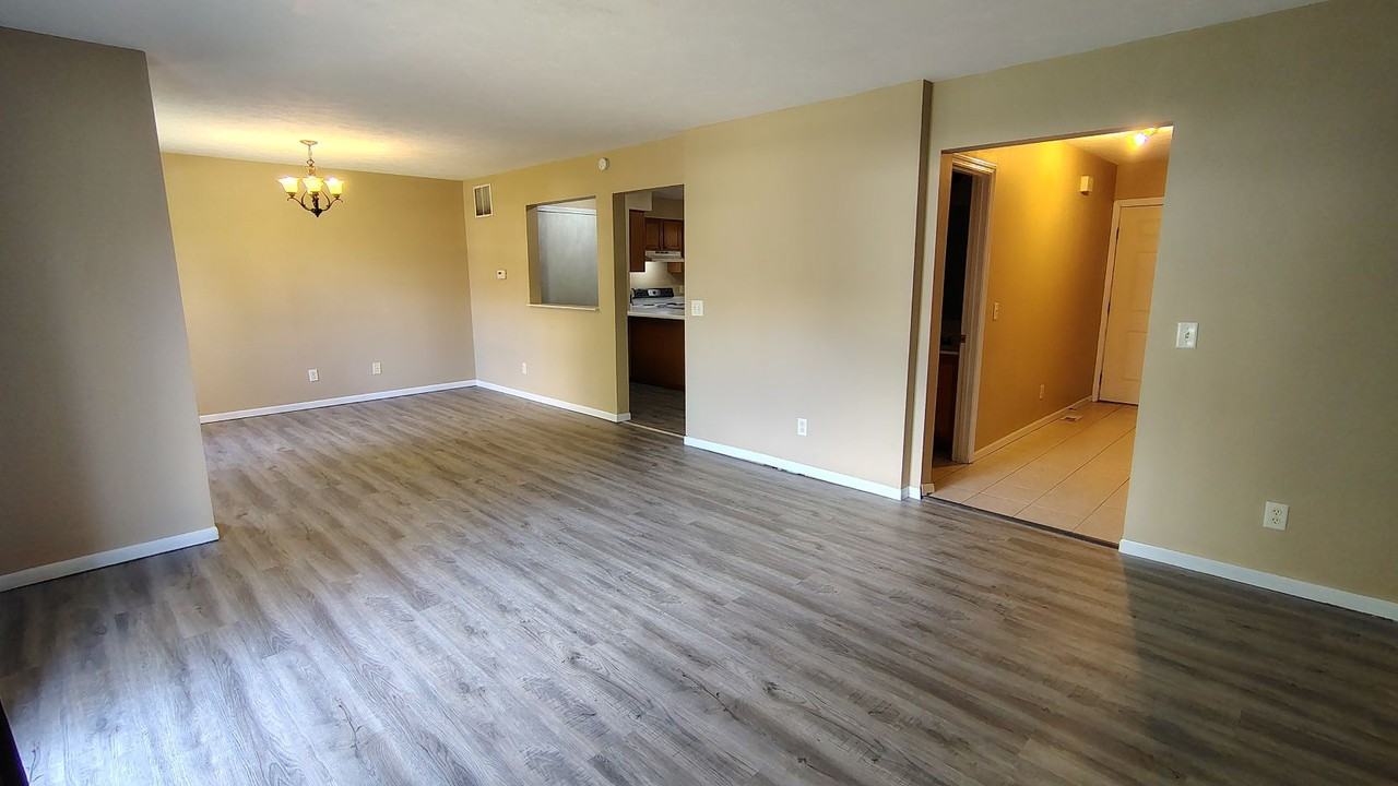 75 Marchelle Avenue - Photo 3 of 27