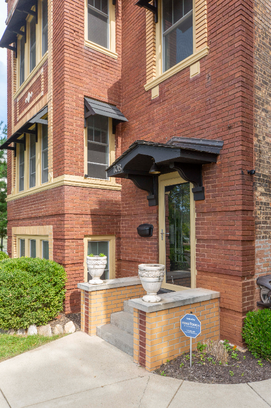 108 S Notre Dame Ave #2 - Photo 2 of 23
