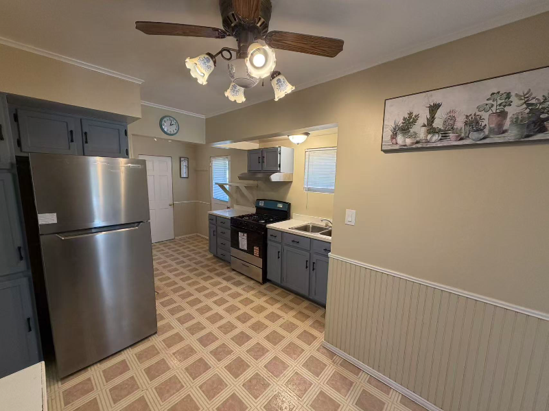 1920 Middle St - Photo 4 of 17