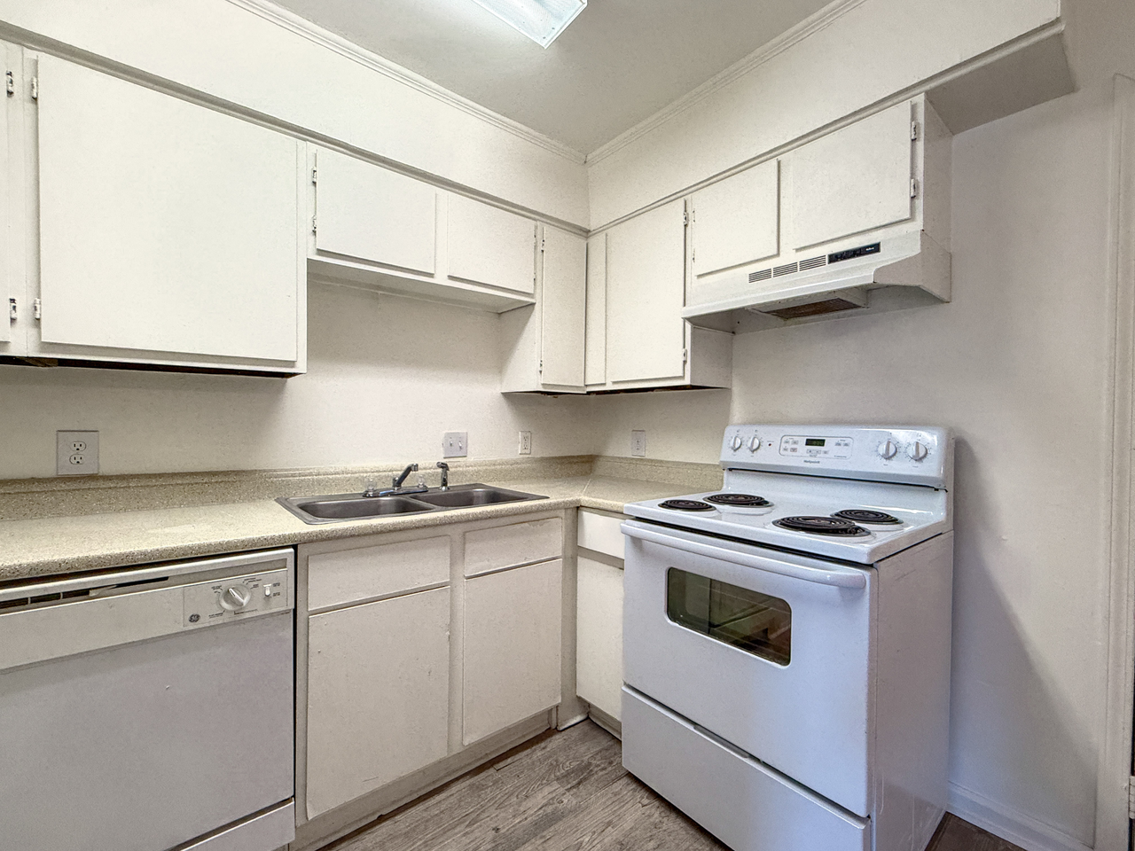 D'Iberville Townhomes - Photo 5 of 14