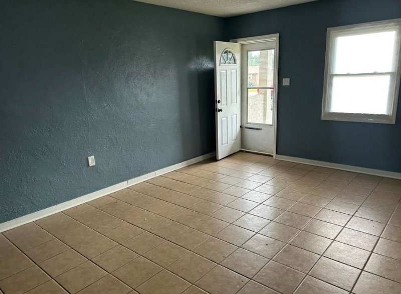 294 W Wood St - Photo 2 of 7