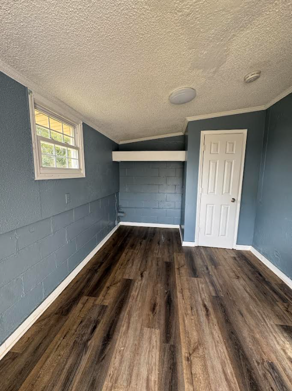 294 W Wood St - Photo 6 of 7