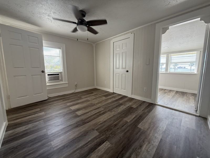 5437 Essex Ave S #4 - Photo 5 of 13