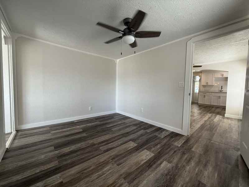 5437 Essex Ave S #4 - Photo 6 of 13