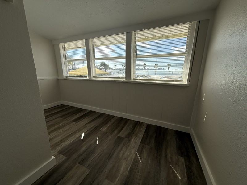 5437 Essex Ave S #4 - Photo 7 of 13