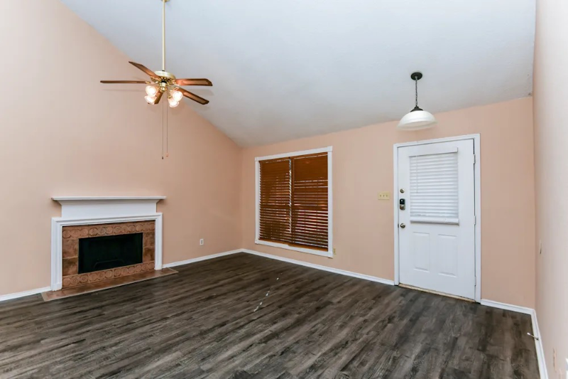 3801 Waxwing Cir S - Photo 2 of 10
