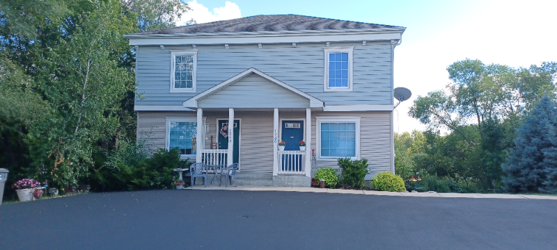 1230 Stoughton Ave - Photo 2 of 27