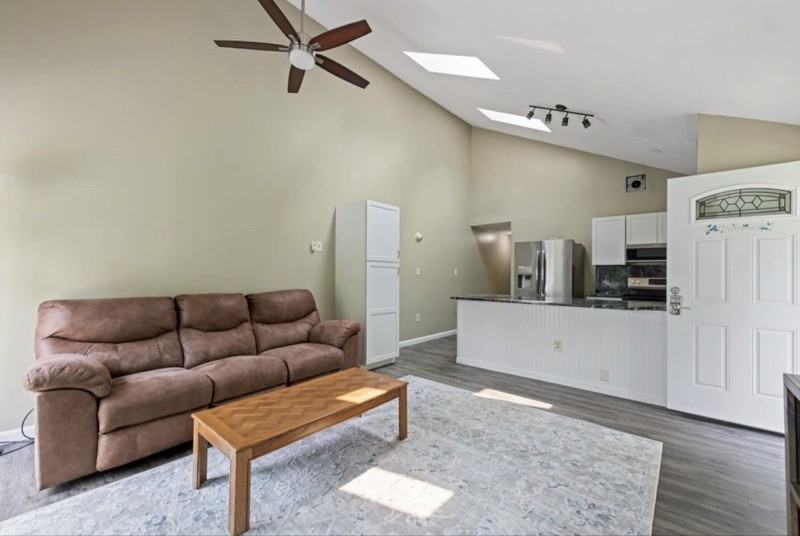 33 Plaza Village Road #D - Photo 5 of 25