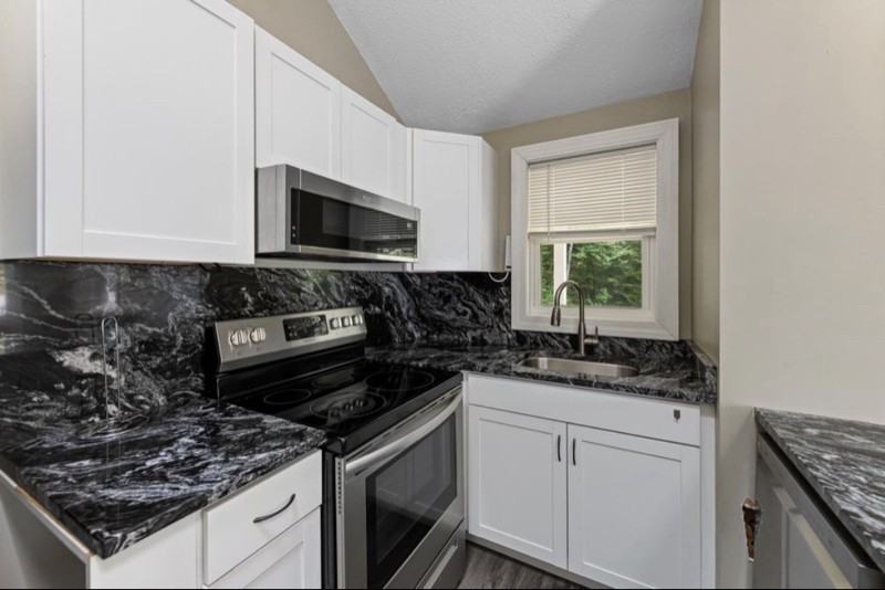 33 Plaza Village Road #D - Photo 6 of 25