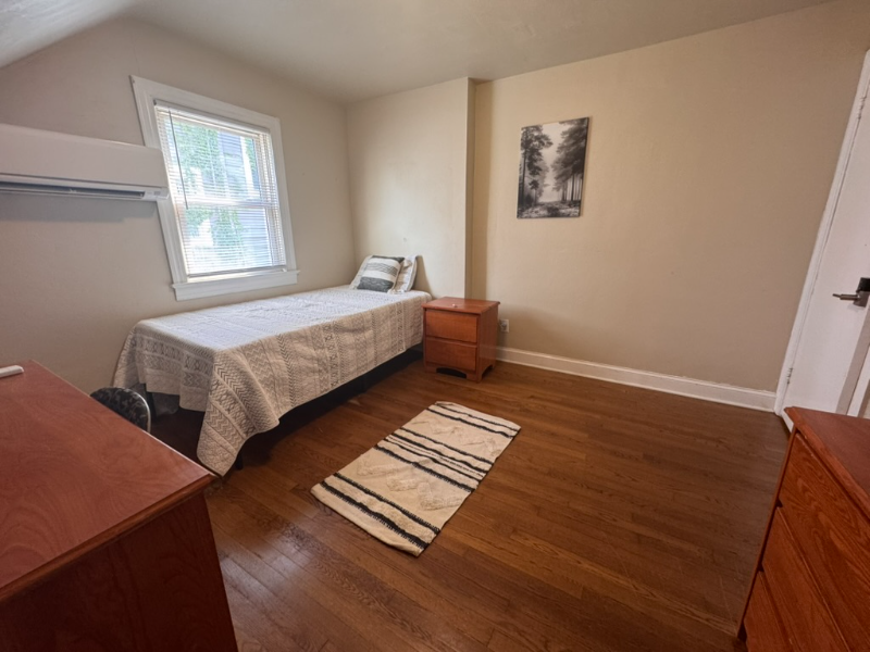 5215 Huntington Ave - Photo 2 of 10