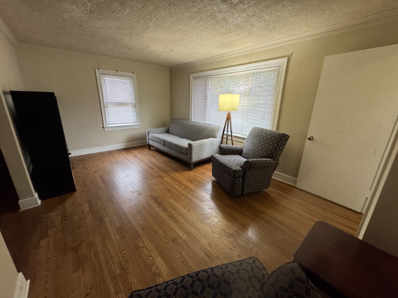 5215 Huntington Ave - Photo 4 of 10