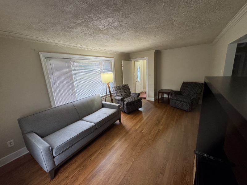 5215 Huntington Ave - Photo 6 of 10