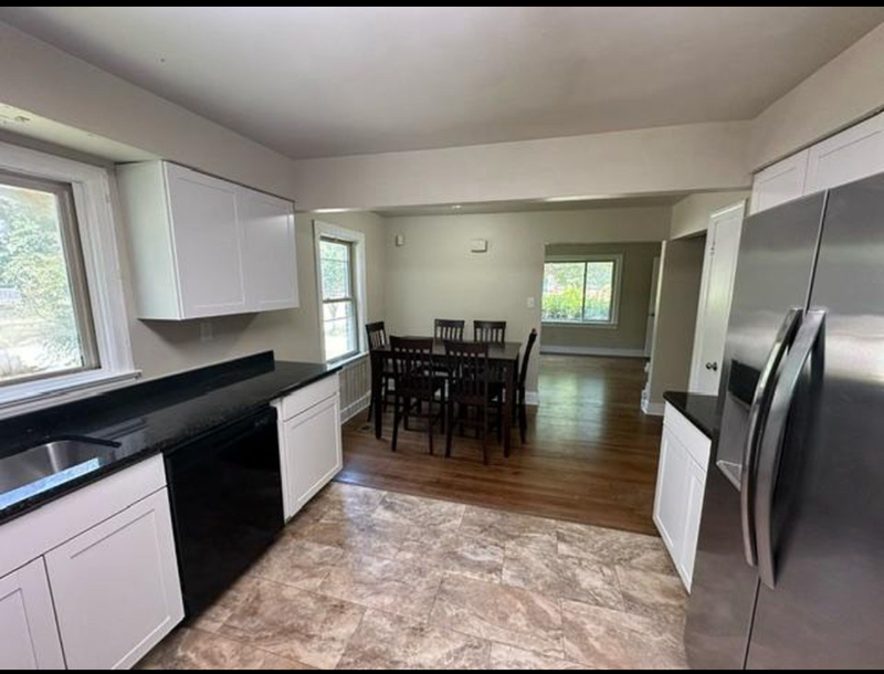 5215 Huntington Ave - Photo 7 of 10