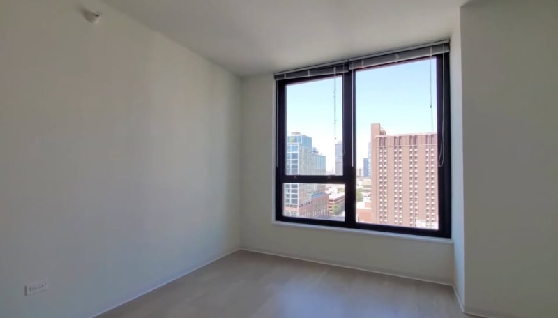 185 West Superior Street - Photo 6 of 18