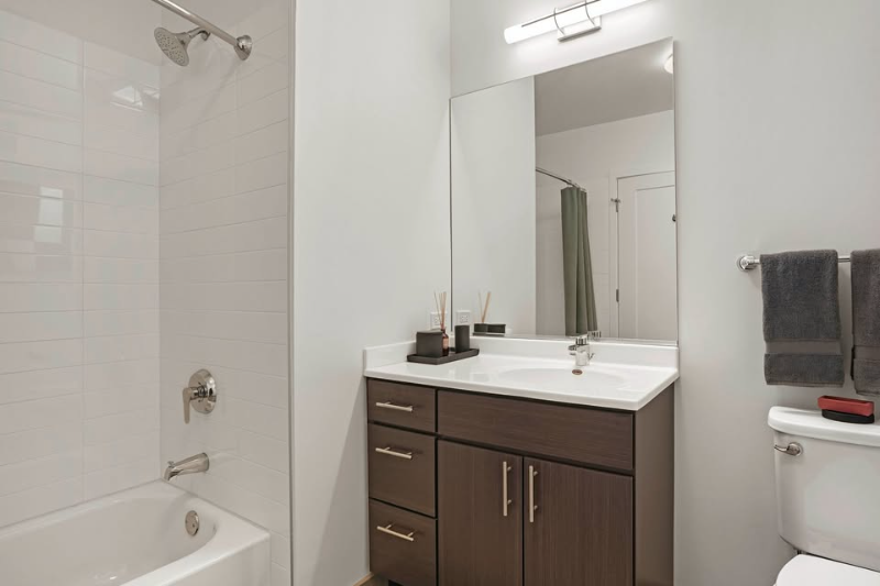 185 West Superior Street - Photo 7 of 18