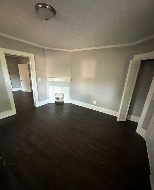 525 5th St - Photo 3 of 8