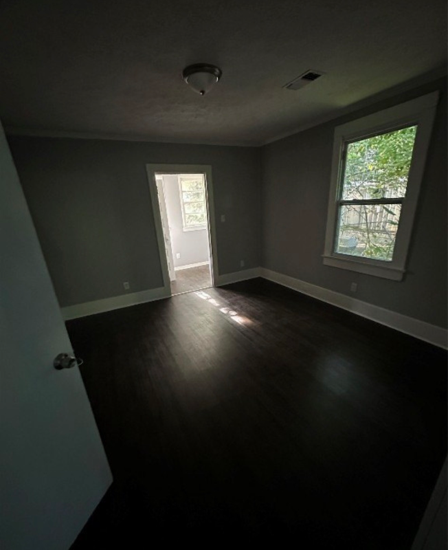 525 5th St - Photo 5 of 8