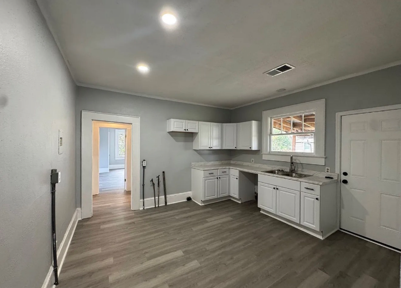 2514 Poplar Street - Photo 4 of 11