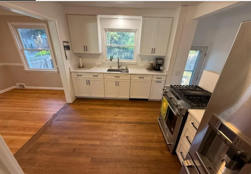 2865 Central St - Photo 2 of 6