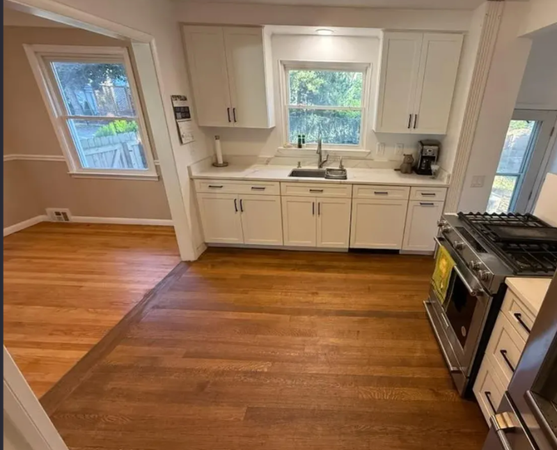 2865 Central St - Photo 3 of 6