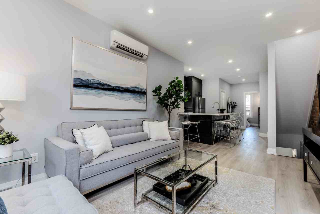 576 Lansdowne Avenue - Photo 3 of 11