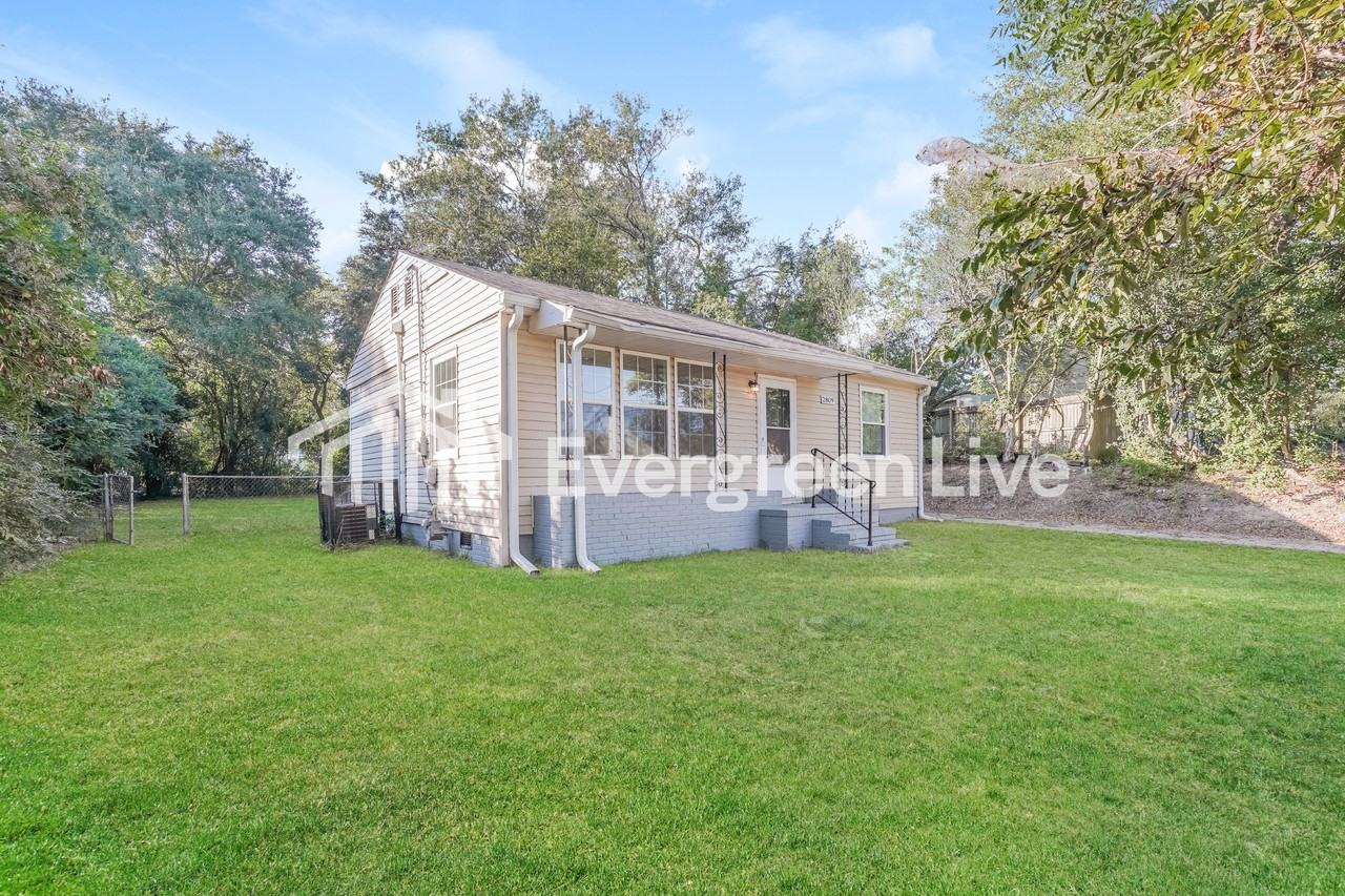 2809 Jordan St - Photo 3 of 16