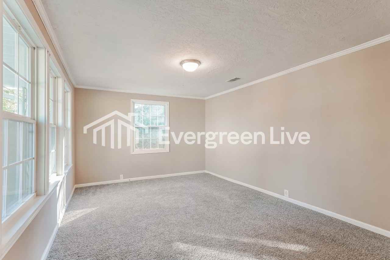 2809 Jordan St - Photo 4 of 16