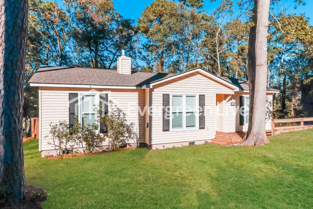 1028 Thurmond Street - Photo 3 of 16