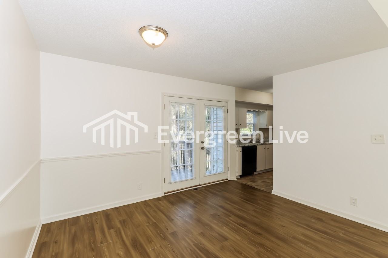 1028 Thurmond Street - Photo 6 of 16