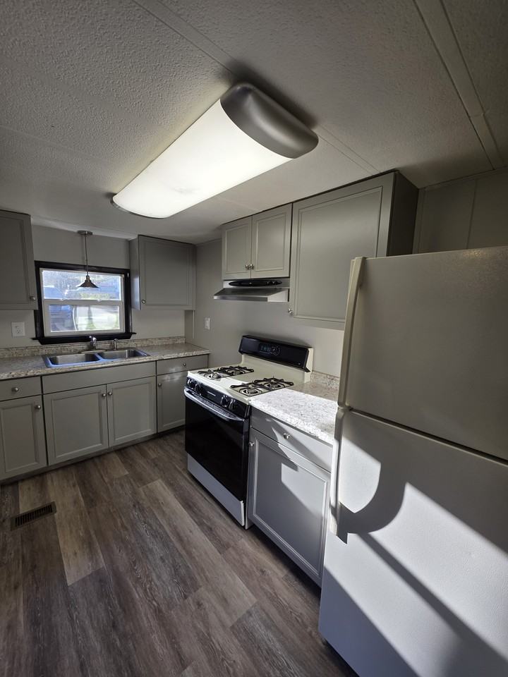 1100 Pines Road - Photo 2 of 14