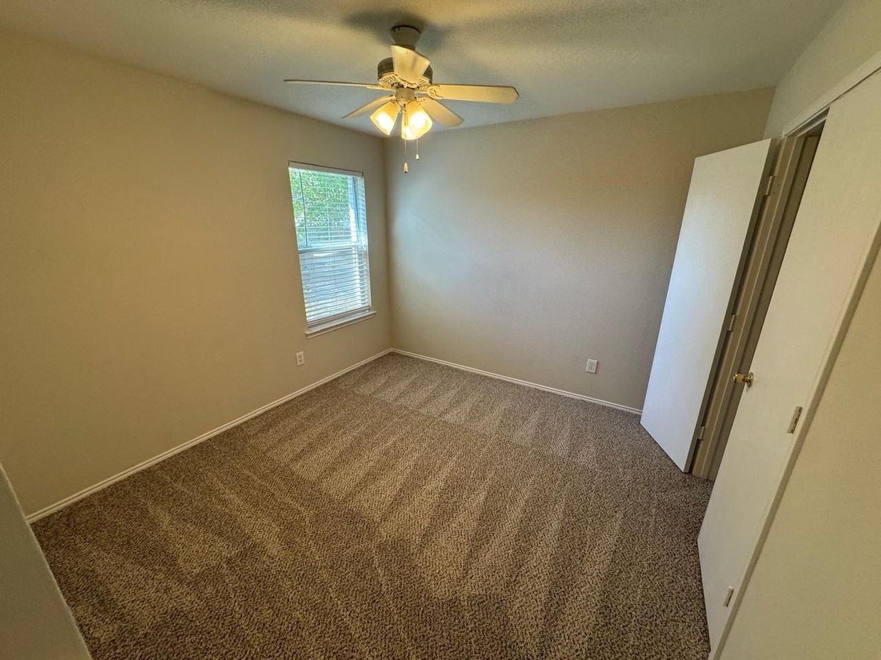 9205 Lenox Dr - Photo 7 of 42