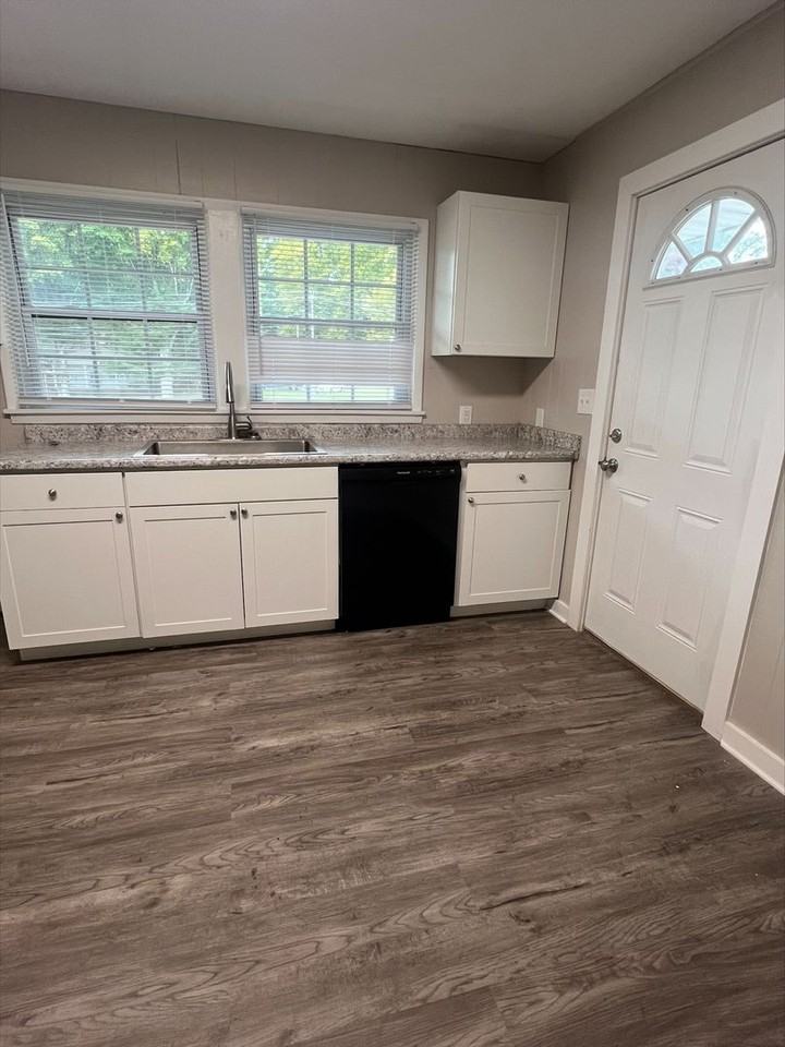 1408 Knob Creek Rd - Photo 6 of 11