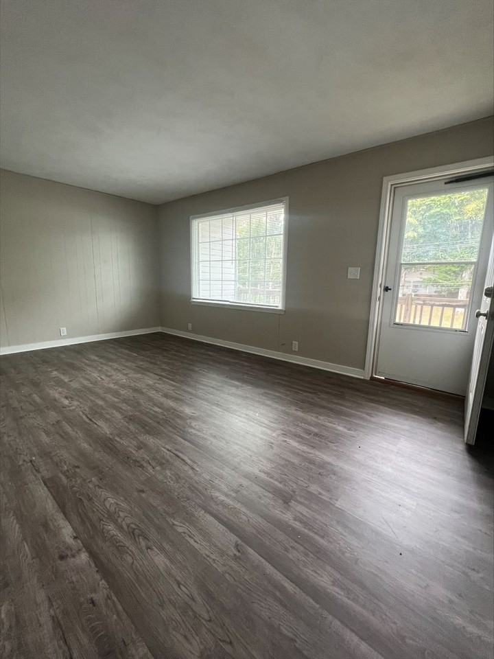 1408 Knob Creek Rd - Photo 3 of 6