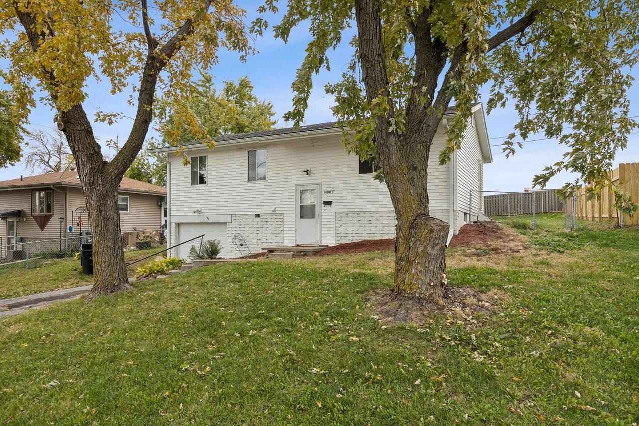 14009 Weir St - Photo 2 of 22