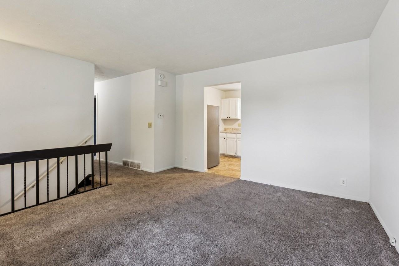 14009 Weir St - Photo 4 of 22