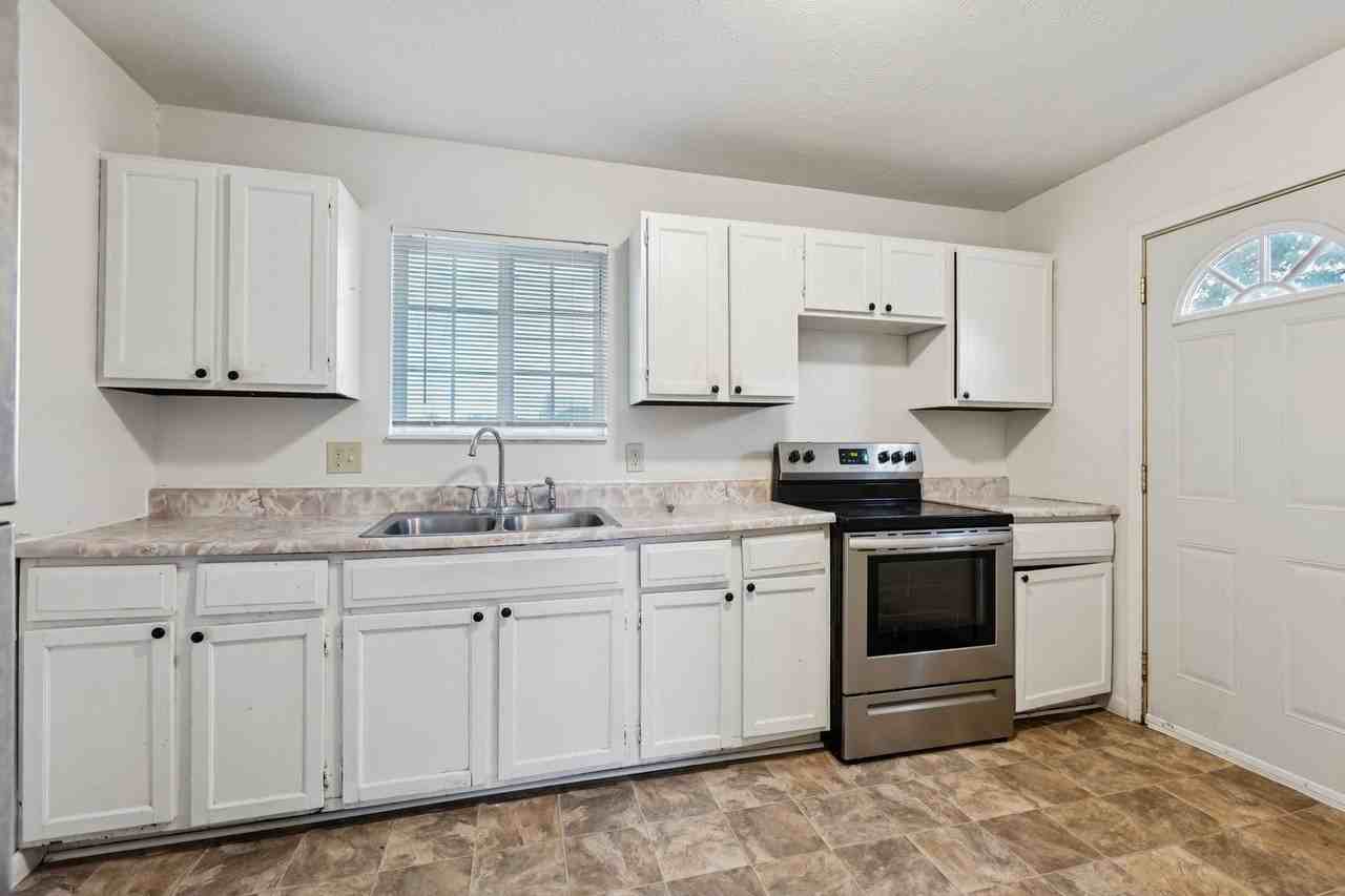 14009 Weir St - Photo 5 of 22