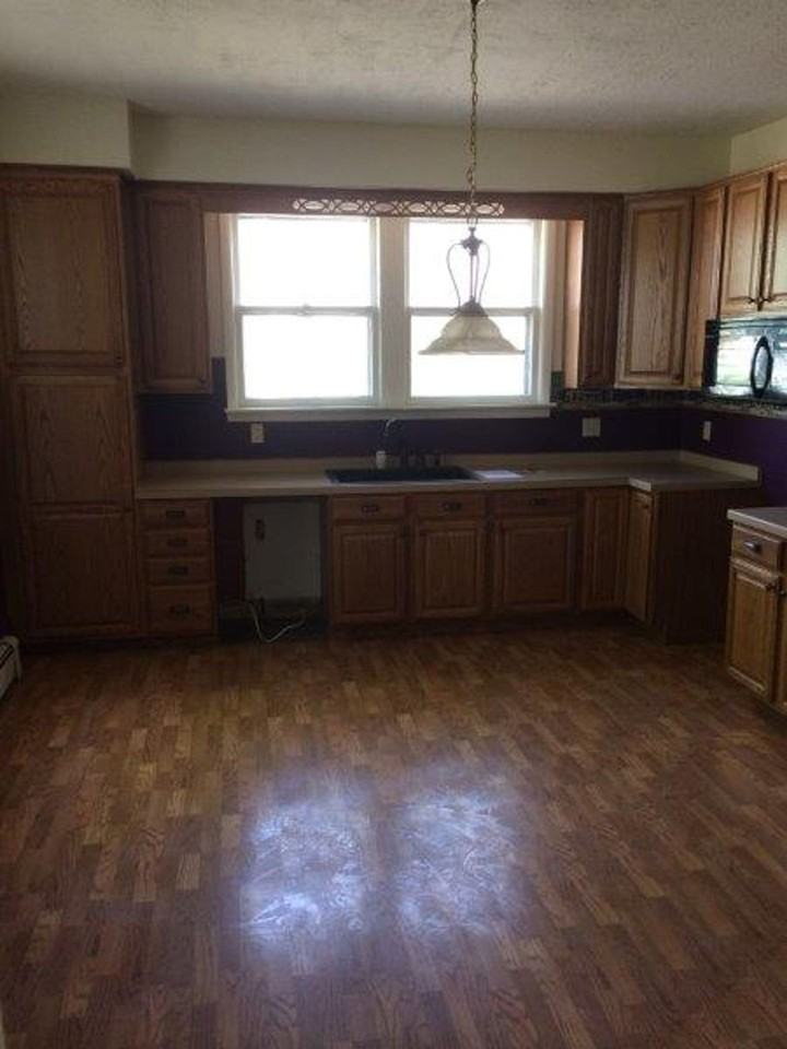608 Norwood St - Photo 6 of 11