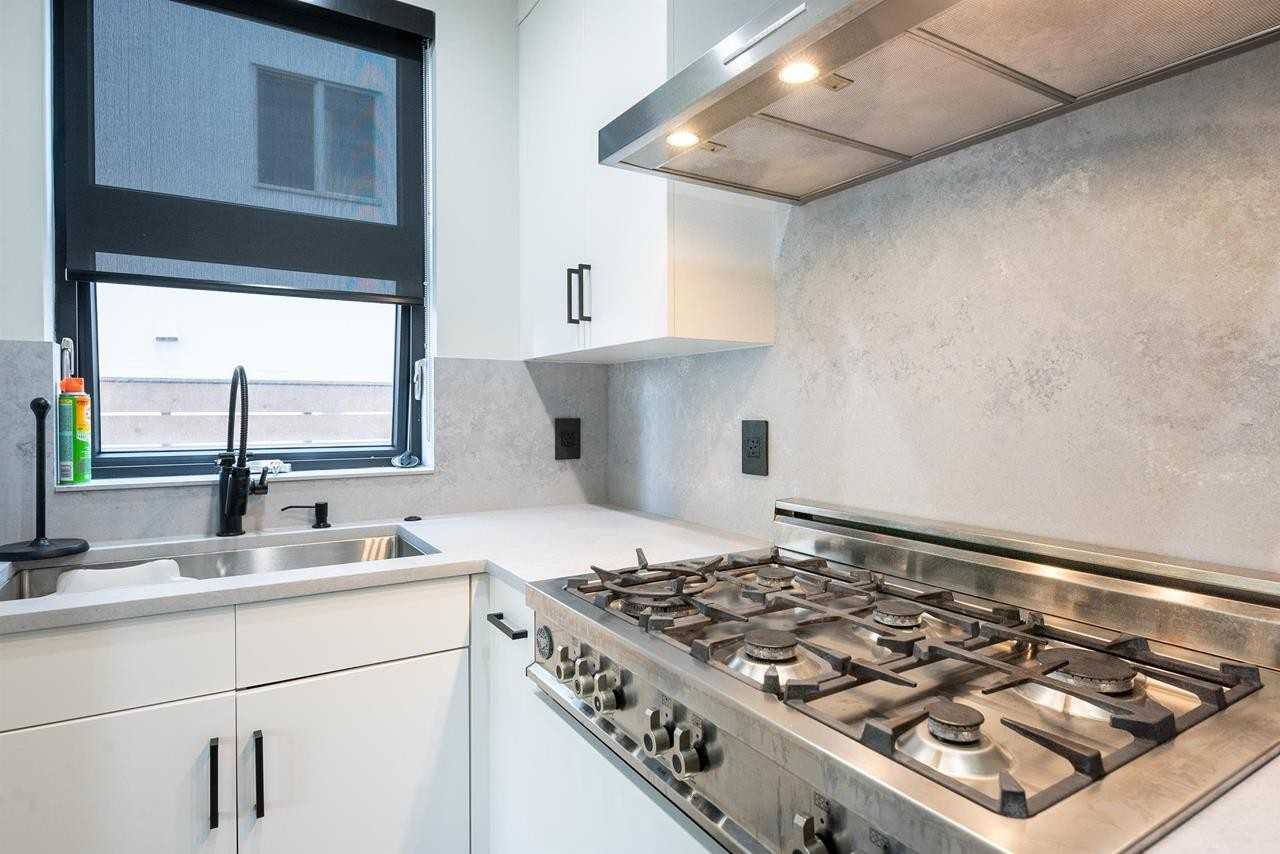 Elgin Ave & Irving St - Photo 7 of 9