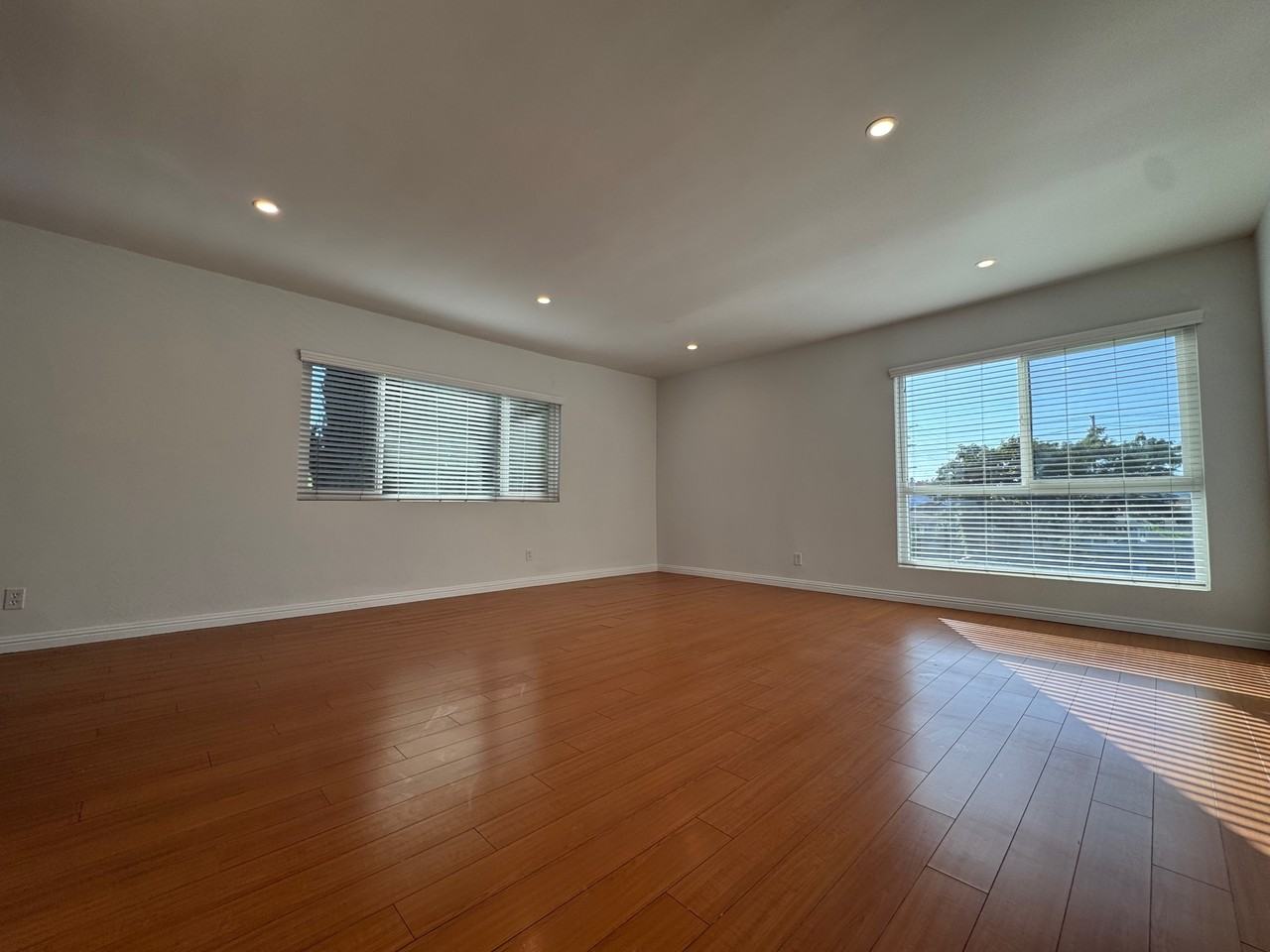 5708 Woodman Ave #3 - Photo 4 of 15