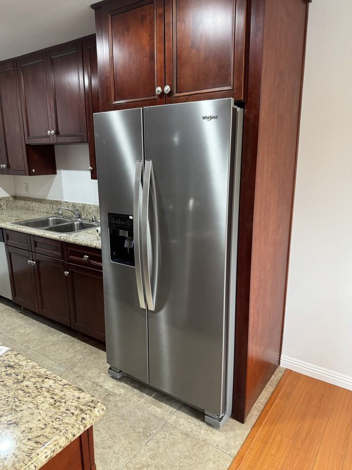 5708 Woodman Ave #3 - Photo 7 of 15