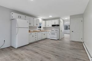 featured image of 105 Roosevelt Street #105