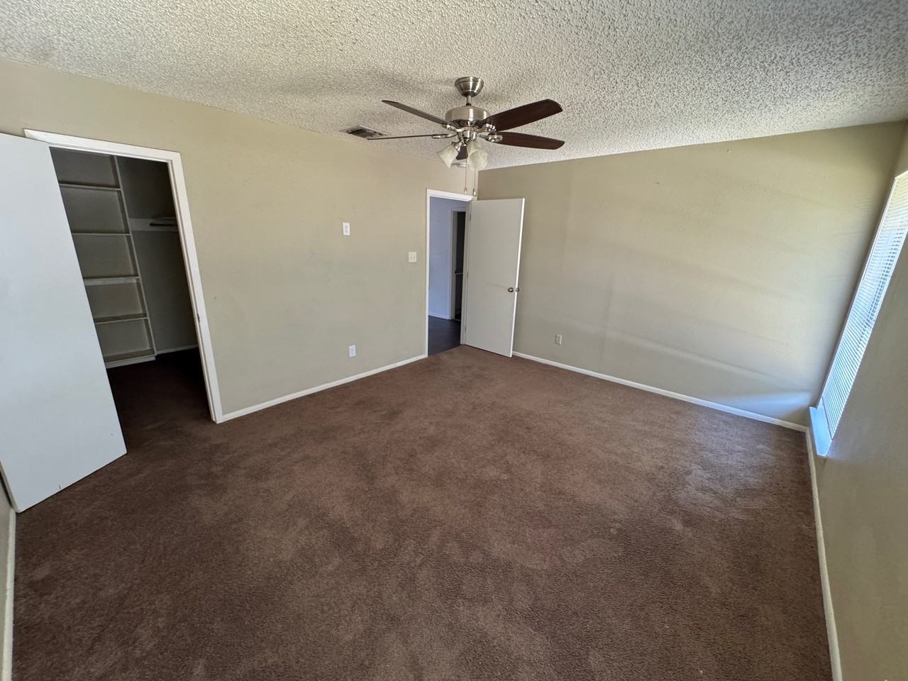 1020 Mission Dr #D - Photo 6 of 7