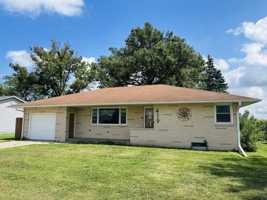 featured image of 419 3rd St #NA