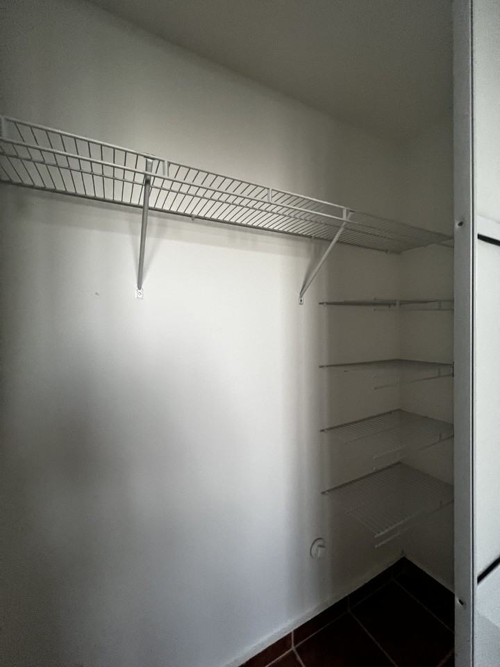 La Costa Apts. #M1 - Photo 4 of 19