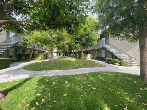 13210 Woodruff Ave #2X1