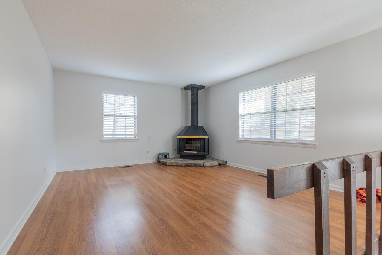 104 Sunnybrook Trl - Photo 4 of 19