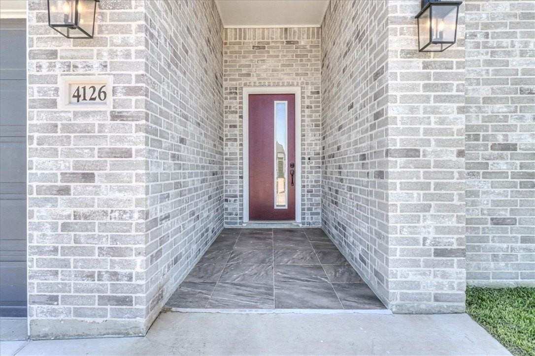 4126 Azali Dr - Photo 2 of 39