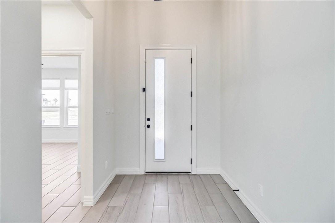 4126 Azali Dr - Photo 3 of 39