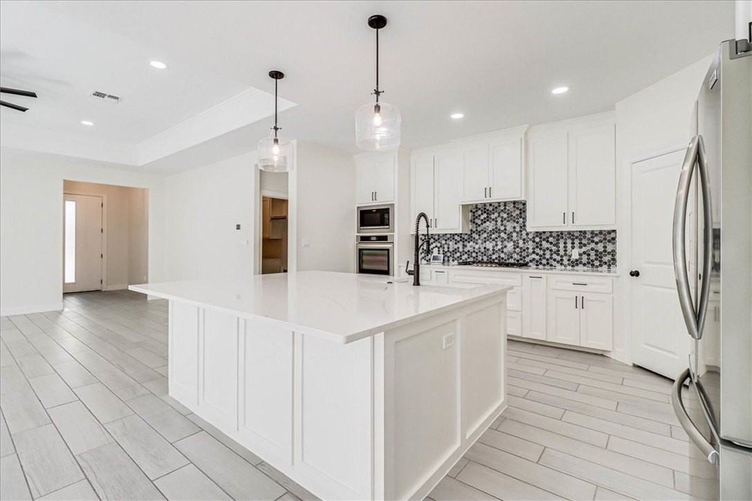 4126 Azali Dr - Photo 7 of 39