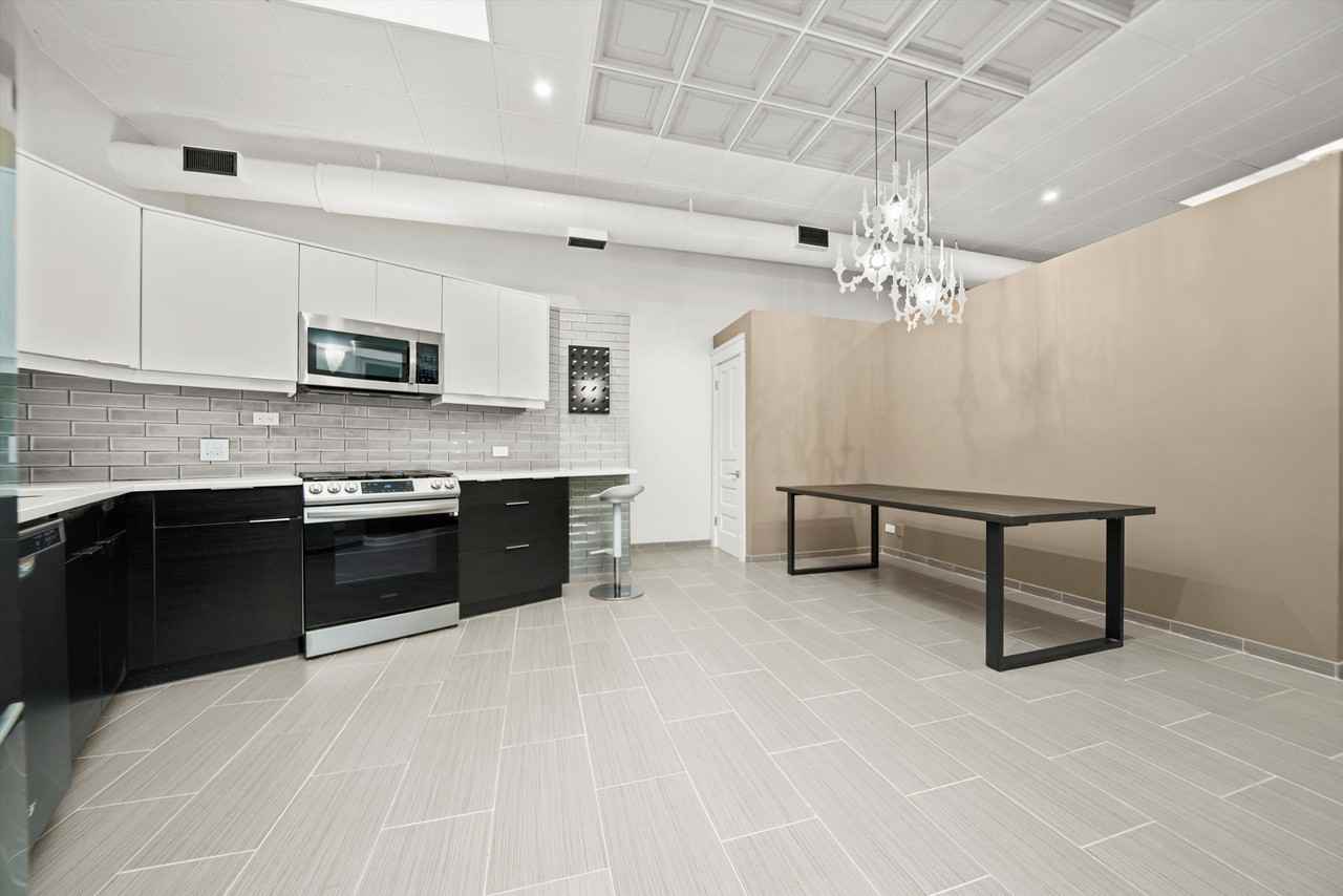 300 N Ogden Ave #202 - Photo 4 of 25